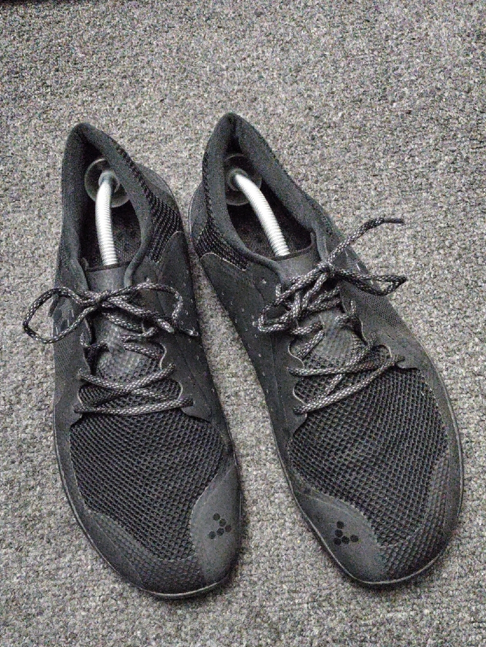 Vivo Barefoot Men's Black Minimalist Mesh Lace-Up Sneakers